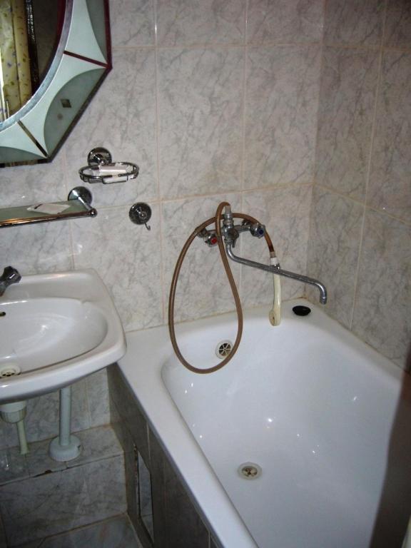 Hotel Profspilkovyi Lutsk Ruang foto