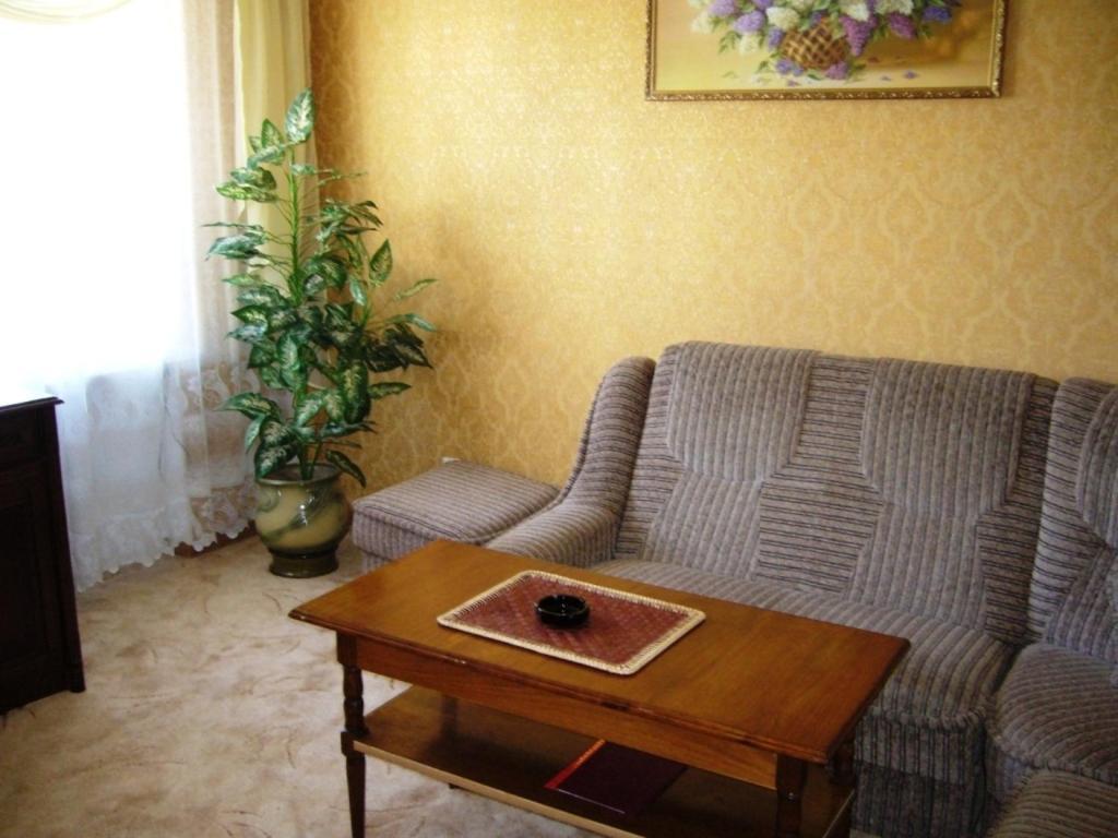 Hotel Profspilkovyi Lutsk Ruang foto