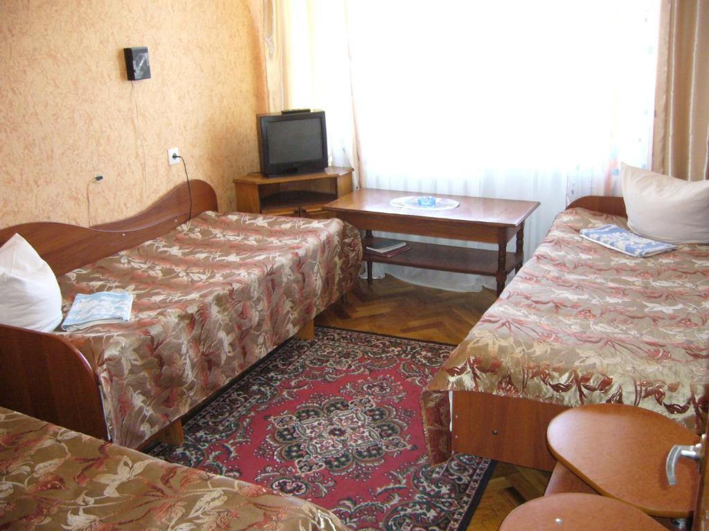 Hotel Profspilkovyi Lutsk Ruang foto
