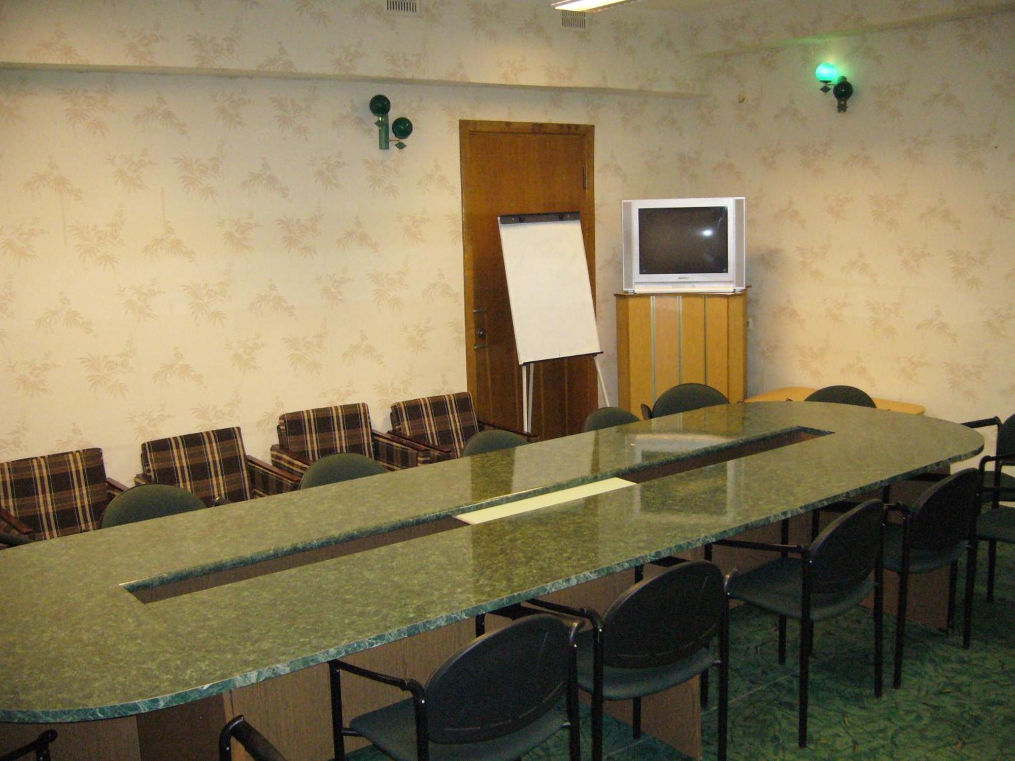 Hotel Profspilkovyi Lutsk Bagian luar foto