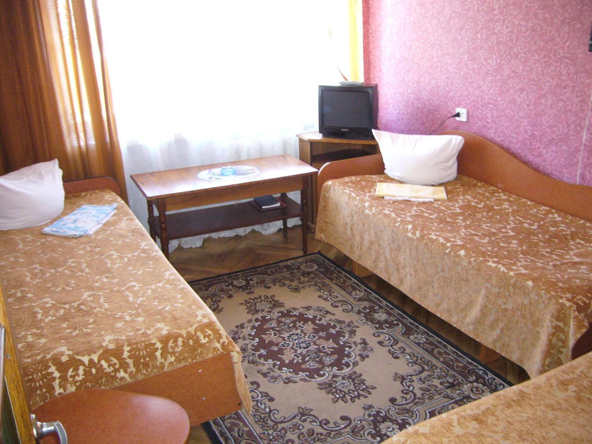 Hotel Profspilkovyi Lutsk Bagian luar foto